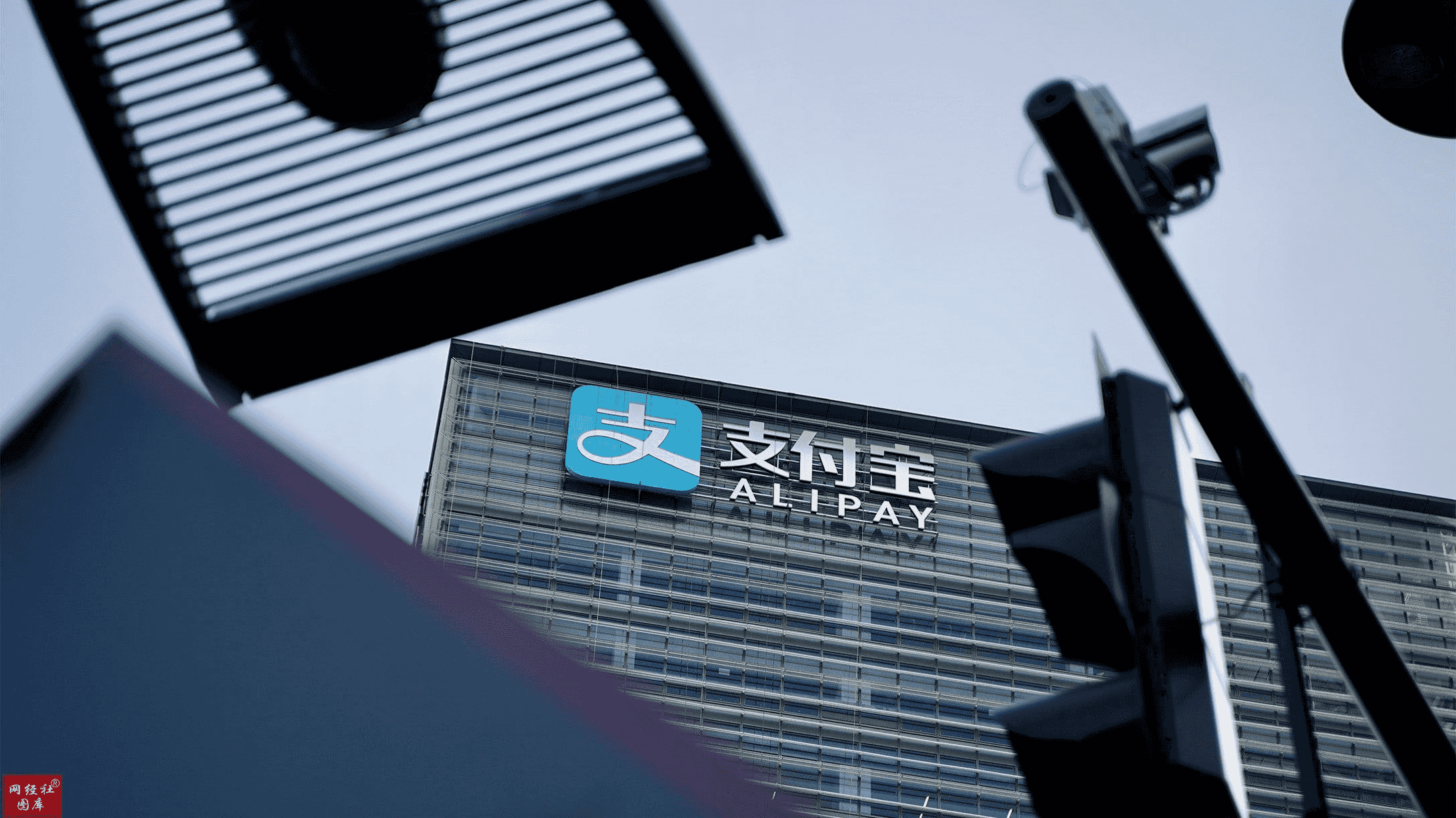 復(fù)盤(pán)2024年互聯(lián)網(wǎng)房產(chǎn)家裝十大事件 行業(yè)變革與資本涌動(dòng)